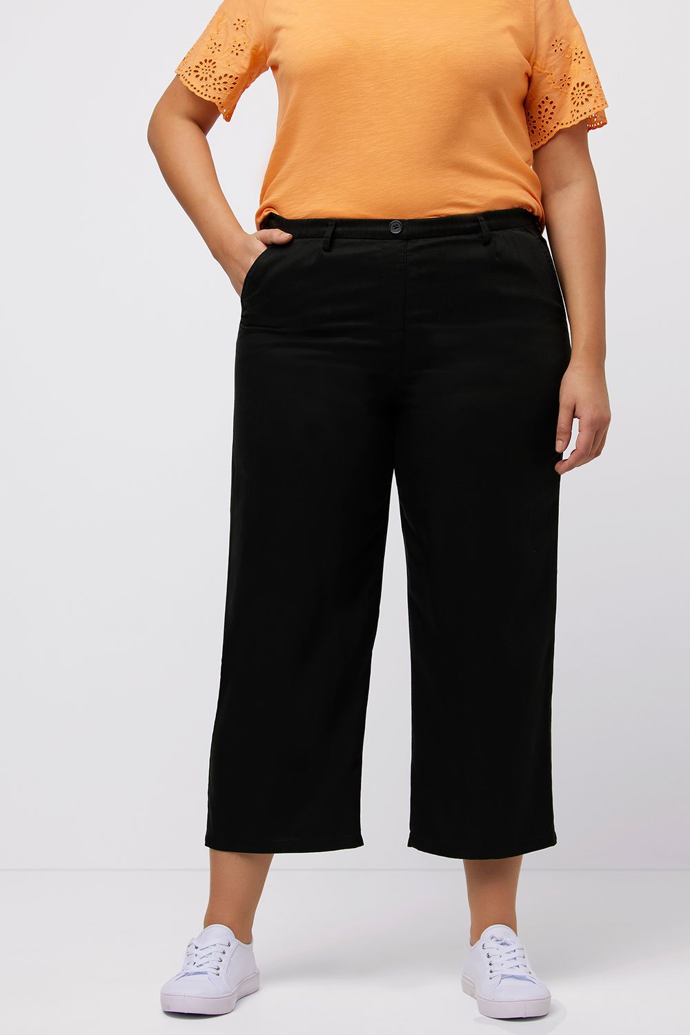 814123100_model_g_01 Ulla Popken Püksid - Image 1