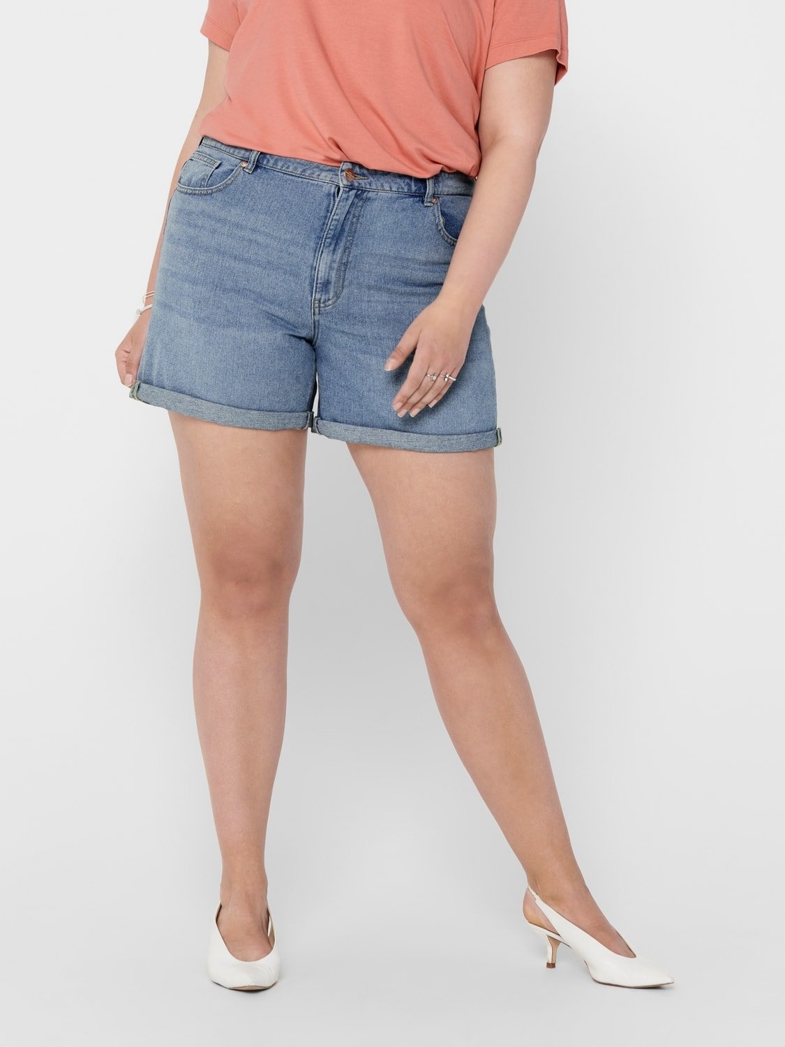 on__3386735__front1 Only Carmakoma Denim Lühikesed Püksid - Image 1